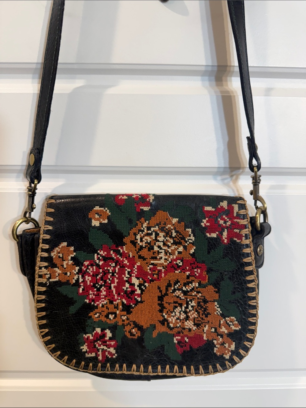 Patrica Nash Salerno Saddle Bag
Fall Tapestry Cross Stitch - Picture 3 of 7